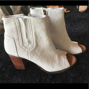 SOLD!!!! NWOT TOMS Suede Leather Ankle Boots